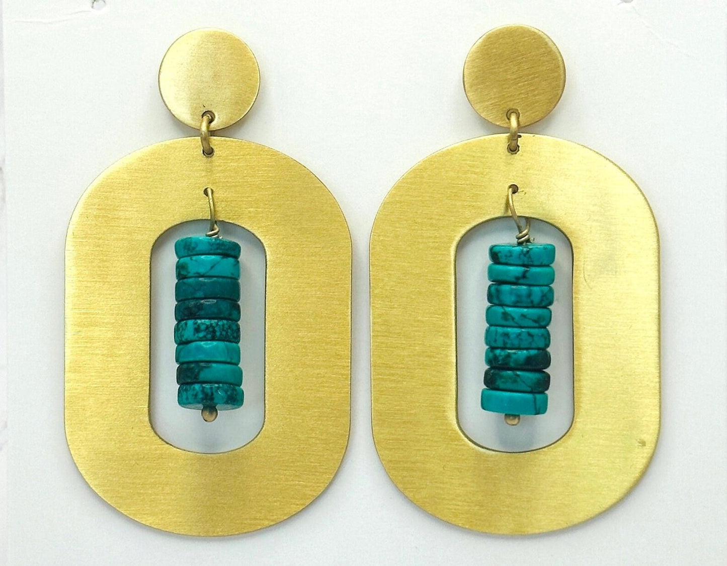 Ringing Turquoise Stone with Modern Gold Dangling Earrings